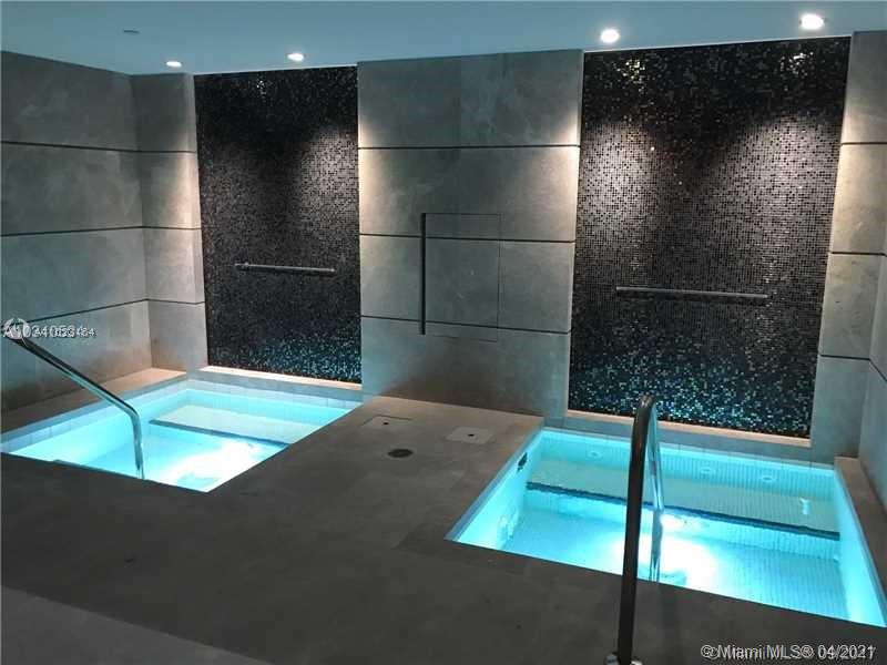 1010 Brickell Avenue, Unit 3204 Miami, FL 33131 - Photo 3 of 32 a bathroom with a shower