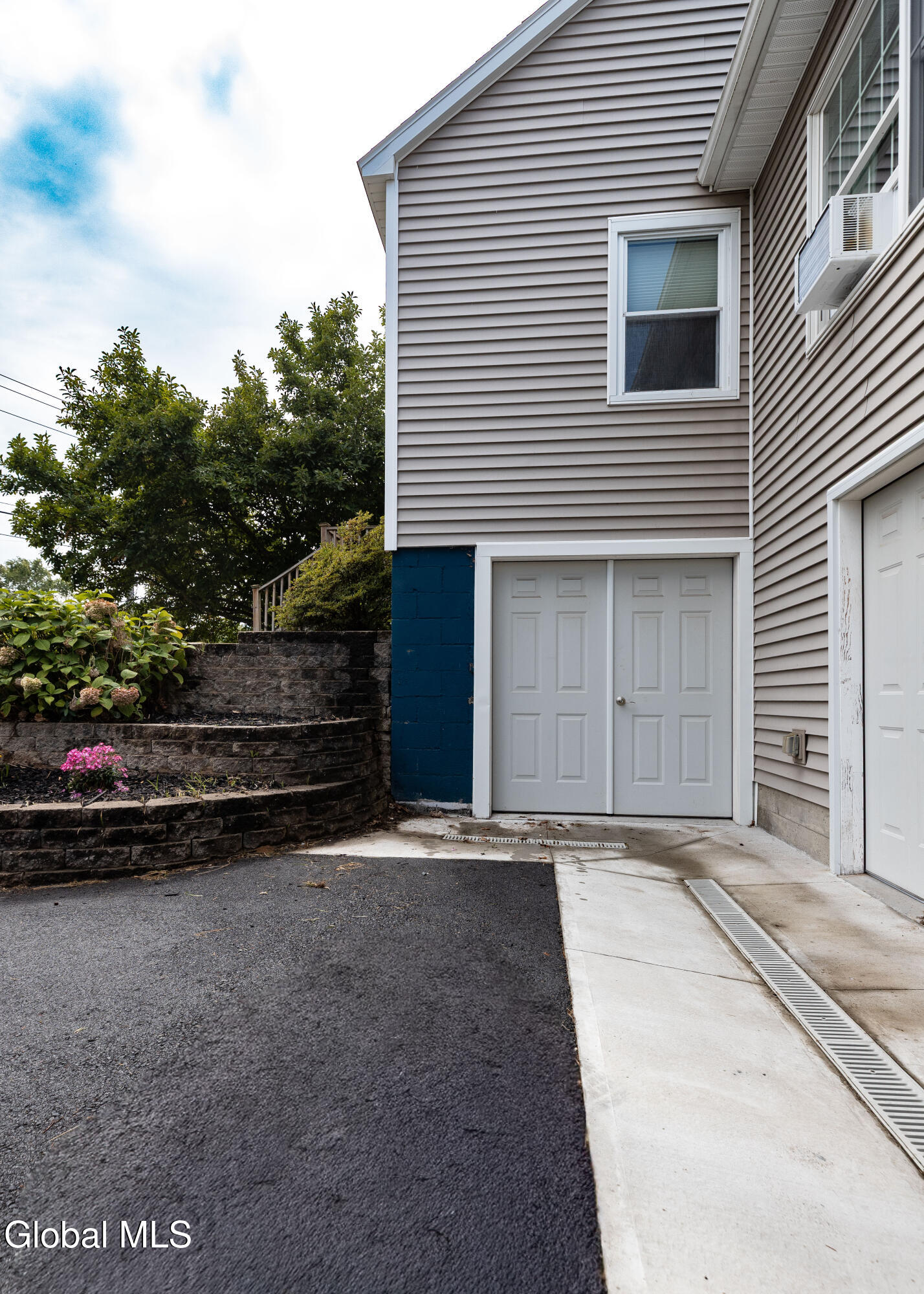 1443 Crescent Vischer Ferry Road Halfmoon, NY 12065 - Photo 6 of 31 RDP 25-0830 1443 Crescent Vischer Ferry