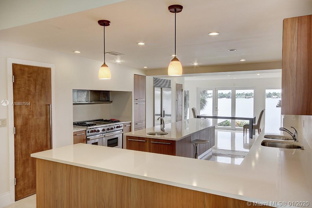 13724 Southwest 92nd Court Miami, FL 33176 - Photo 11 of 32