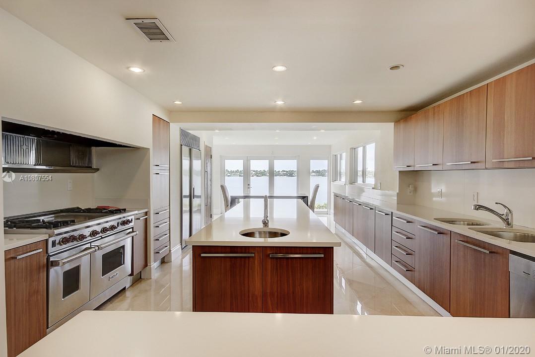 13724 Southwest 92nd Court Miami, FL 33176 - Photo 13 of 32