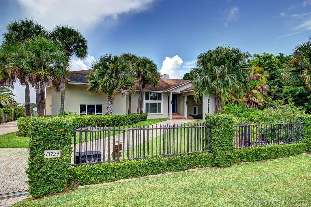 13724 Southwest 92nd Court Miami, FL 33176 - Photo 3 of 32