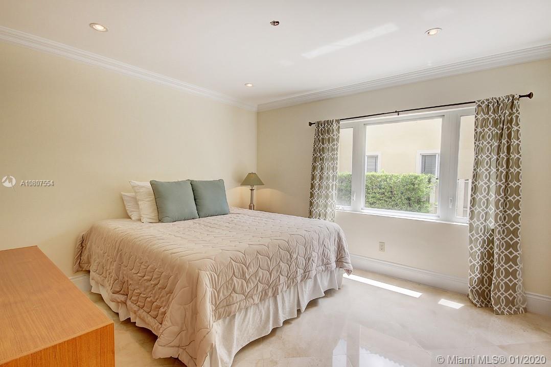 13724 Southwest 92nd Court Miami, FL 33176 - Photo 28 of 32