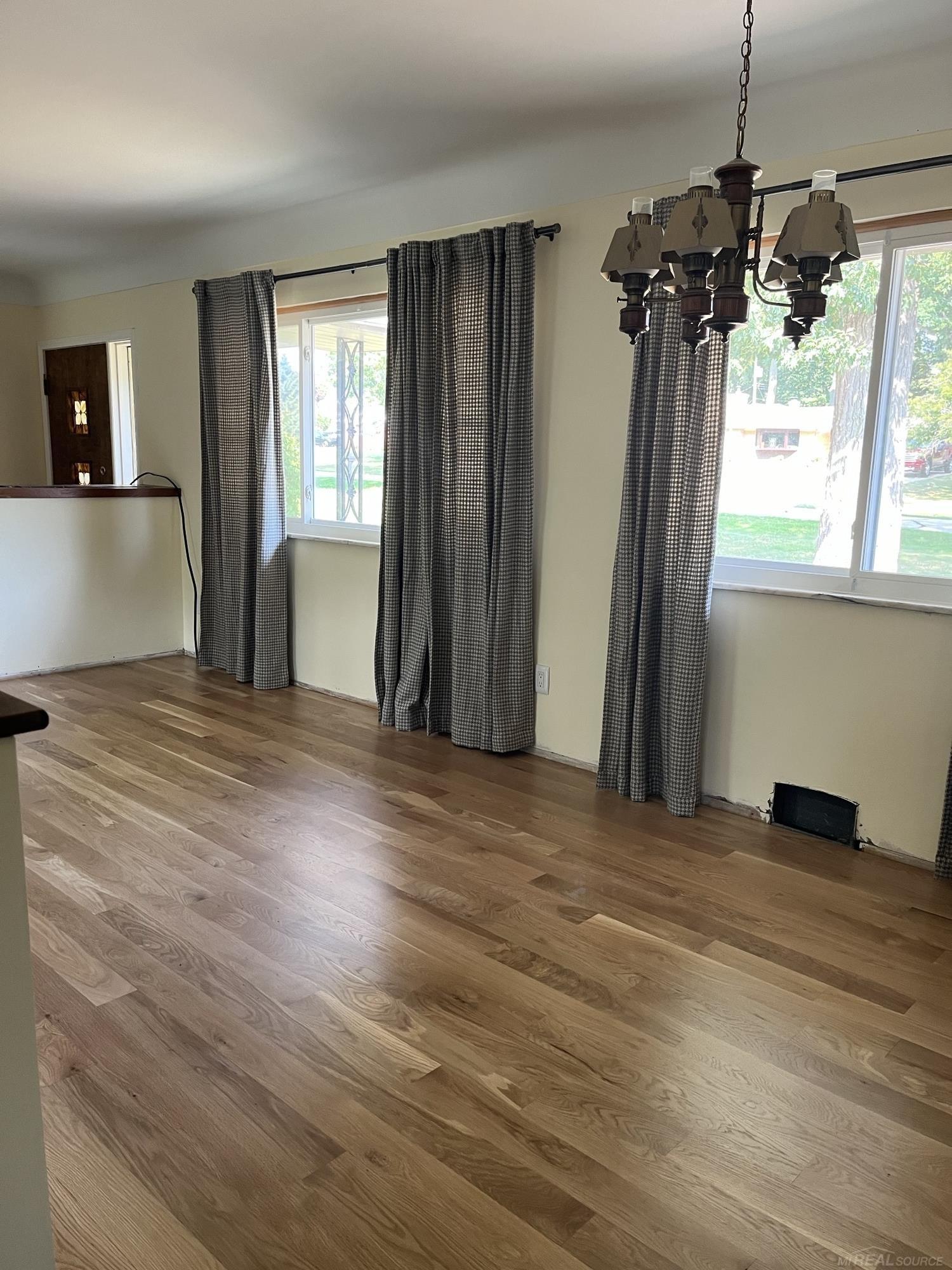 195 Windsor Road Rochester Hills, MI 48307 - Photo 7 of 23