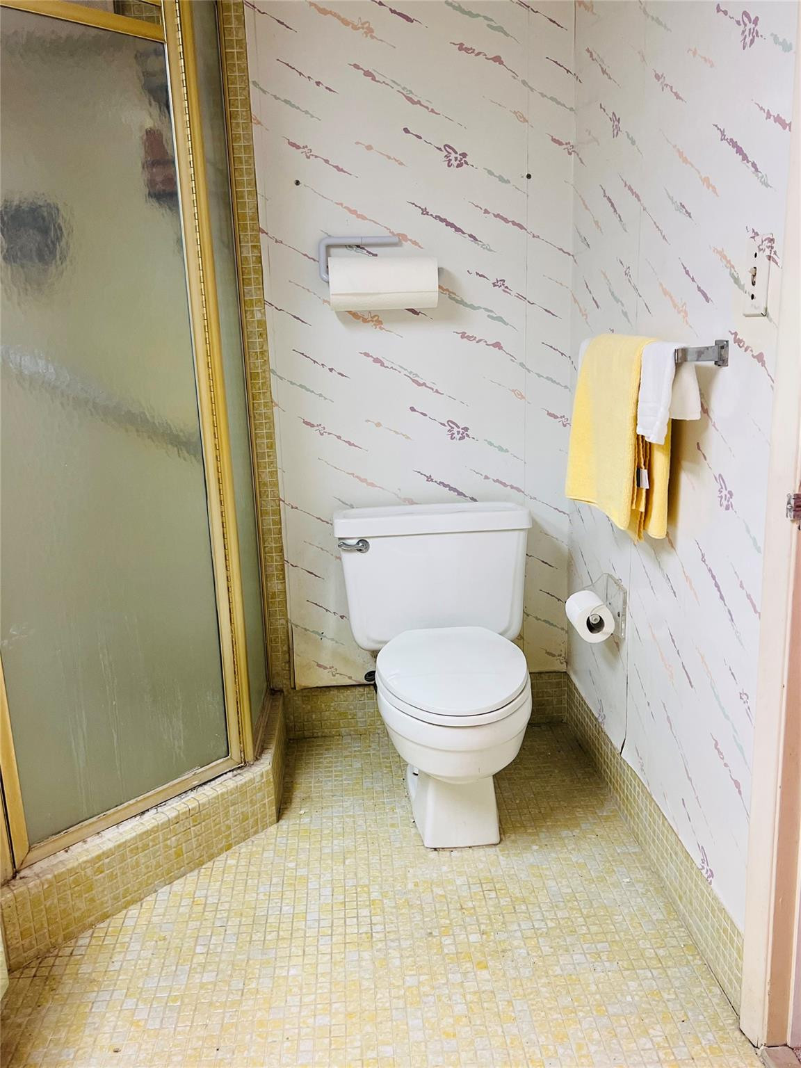 800 Northeast 195th Street, Unit 307 Miami, FL 33179 - Photo 39 of 63 a bathroom with a toilet and a shower