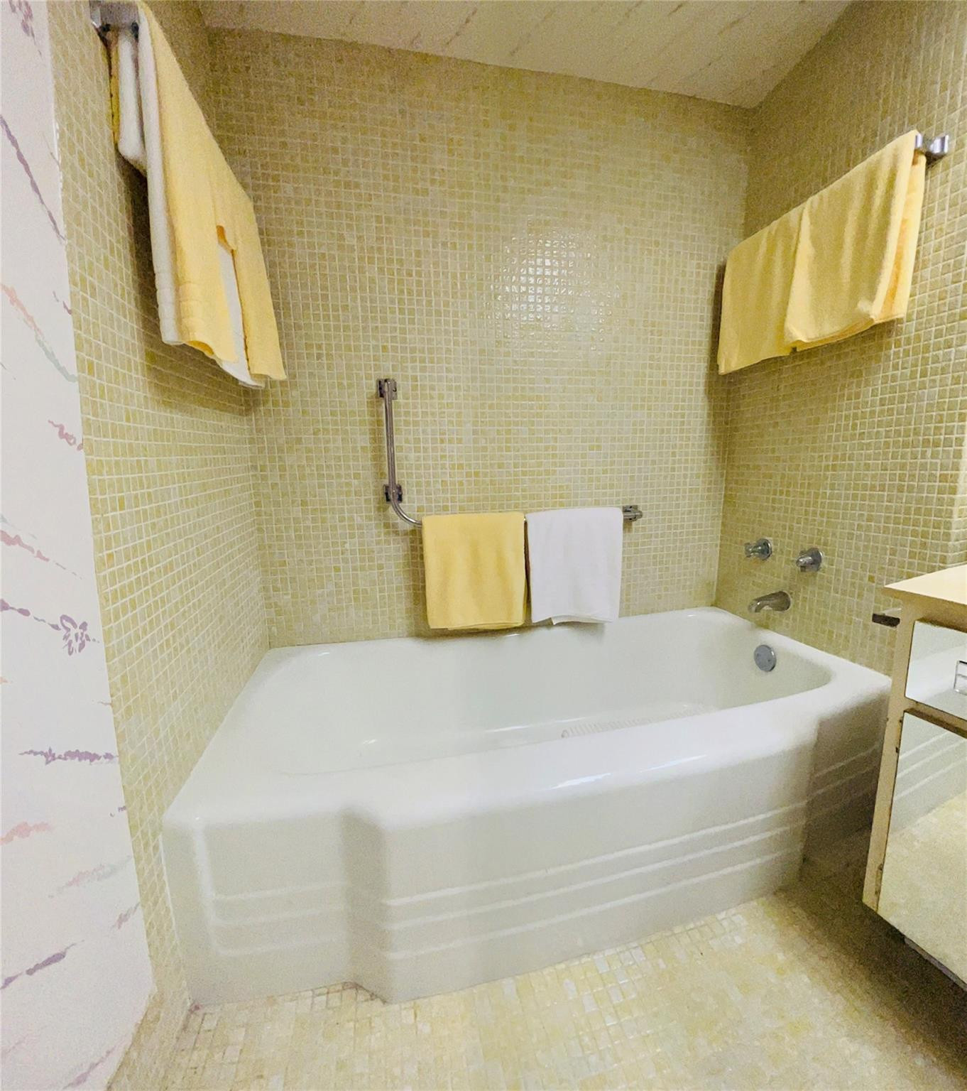 800 Northeast 195th Street, Unit 307 Miami, FL 33179 - Photo 41 of 63 Photo 41