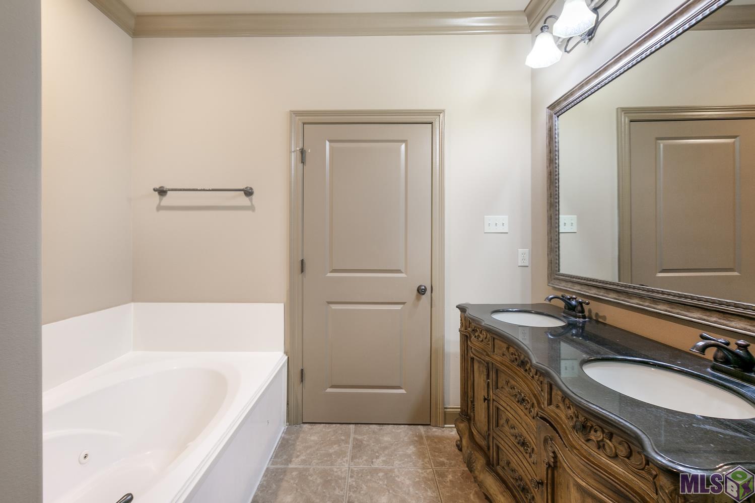 11110 West Boardwalk Drive, Unit 54 Baton Rouge, LA 70816 - Photo 14 of 15