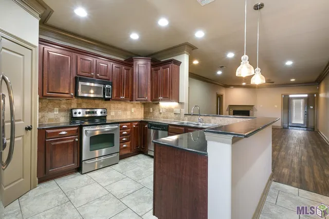 $184,900 | 11110 West Boardwalk Drive, Unit 54, Baton Rouge, LA 70816