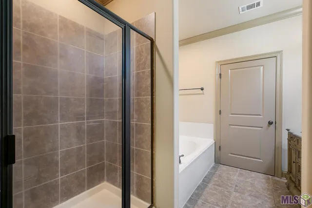 $189,900 | 11110 West Boardwalk Drive, Unit 54, Baton Rouge, LA 70816