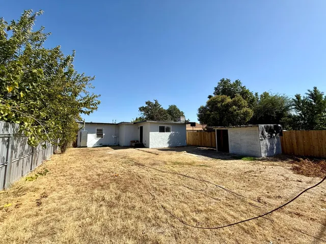 $299,900 | 2458 South Poppy Avenue, Fresno, CA 93706