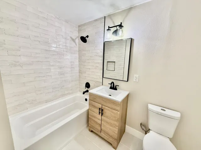 $299,900 | 2458 South Poppy Avenue, Fresno, CA 93706