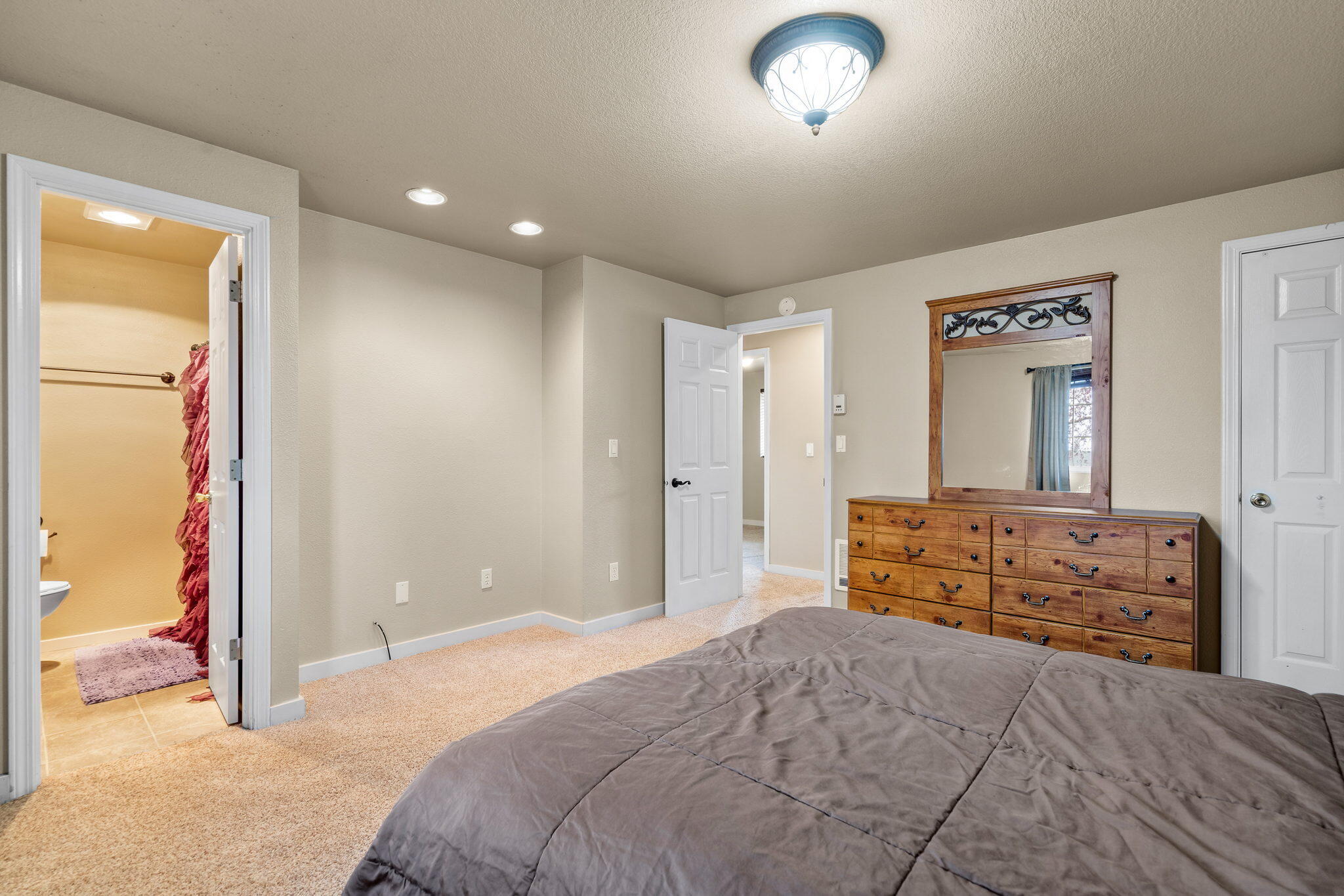 2247 Southwest 33rd Street Redmond, OR 97756 - Photo 10 of 14 2022_03_31_2247_sw_33rd_st_rdm-14