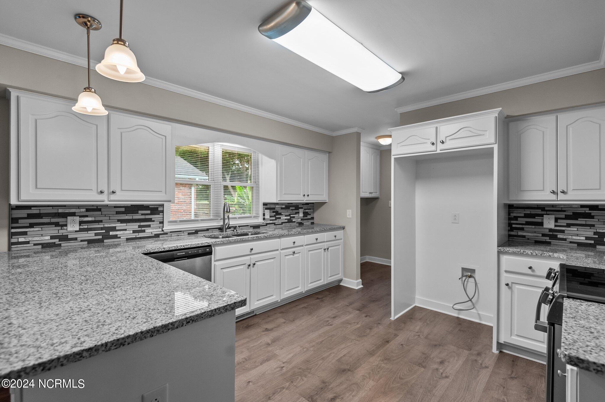 405 Rockledge Road New Bern, NC 28562 - Photo 2 of 35 New Kitchen
