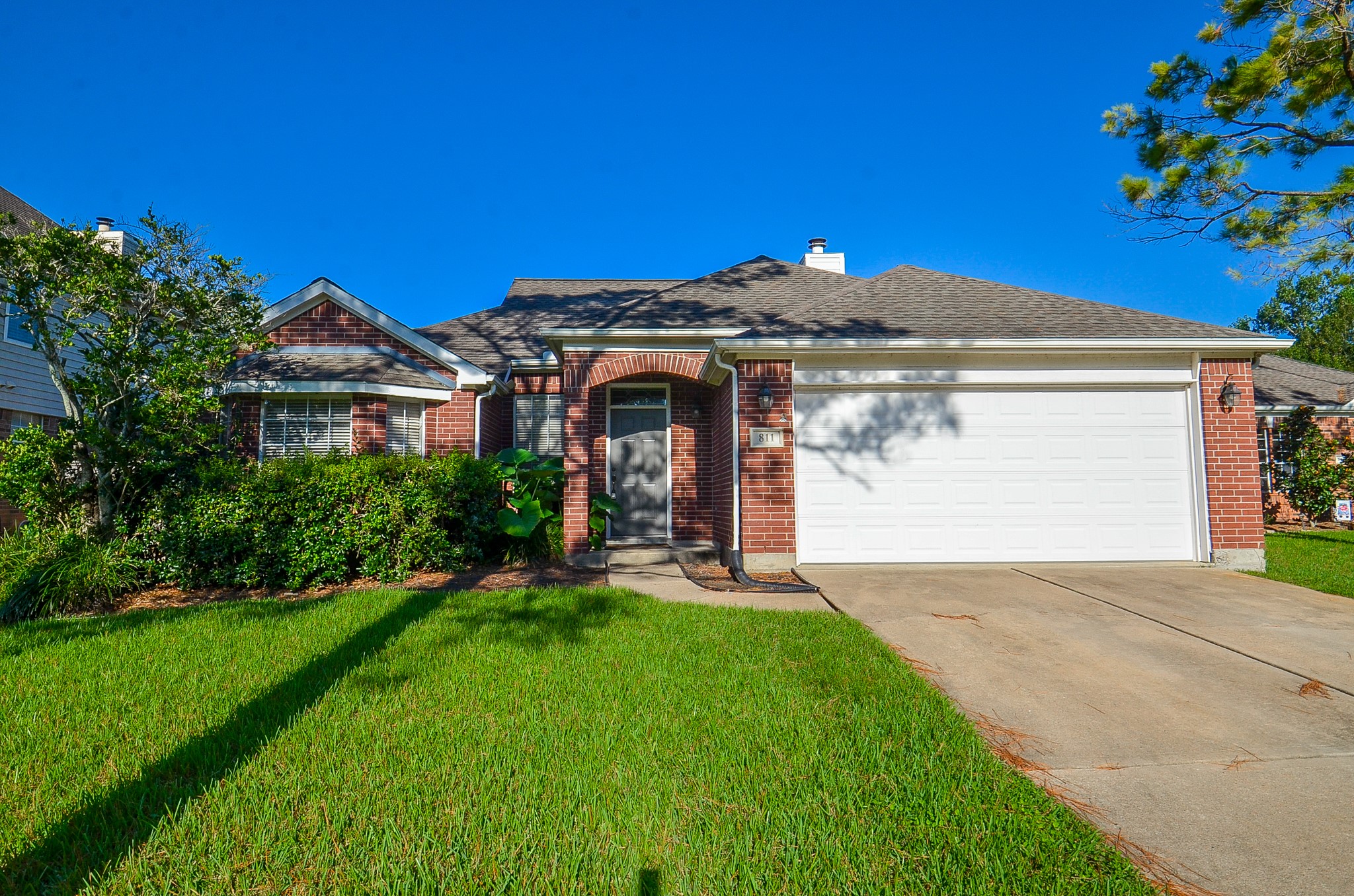 811 Spring Valley Court Sugar Land, TX 77479 - Photo 4 of 33