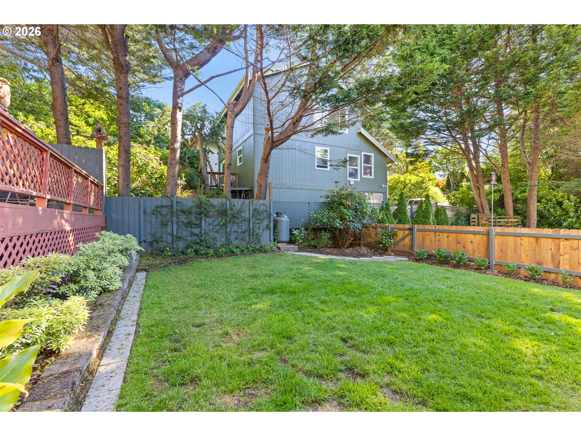 910 North 8th Street Coos Bay, OR 97420 - Photo 8 of 48