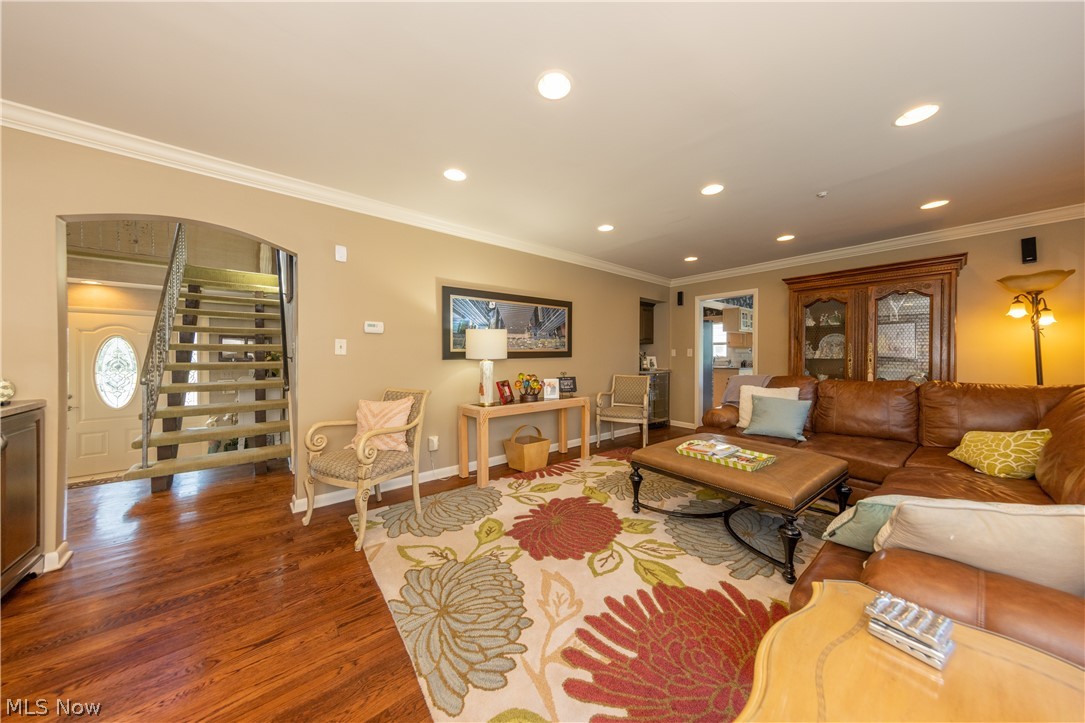 24905 Hazelmere Road Beachwood, OH 44122 - Photo 2 of 29
