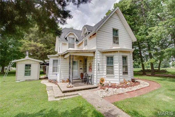 $99,900 | 914 North Giddings Avenue, Jerseyville, IL 62052