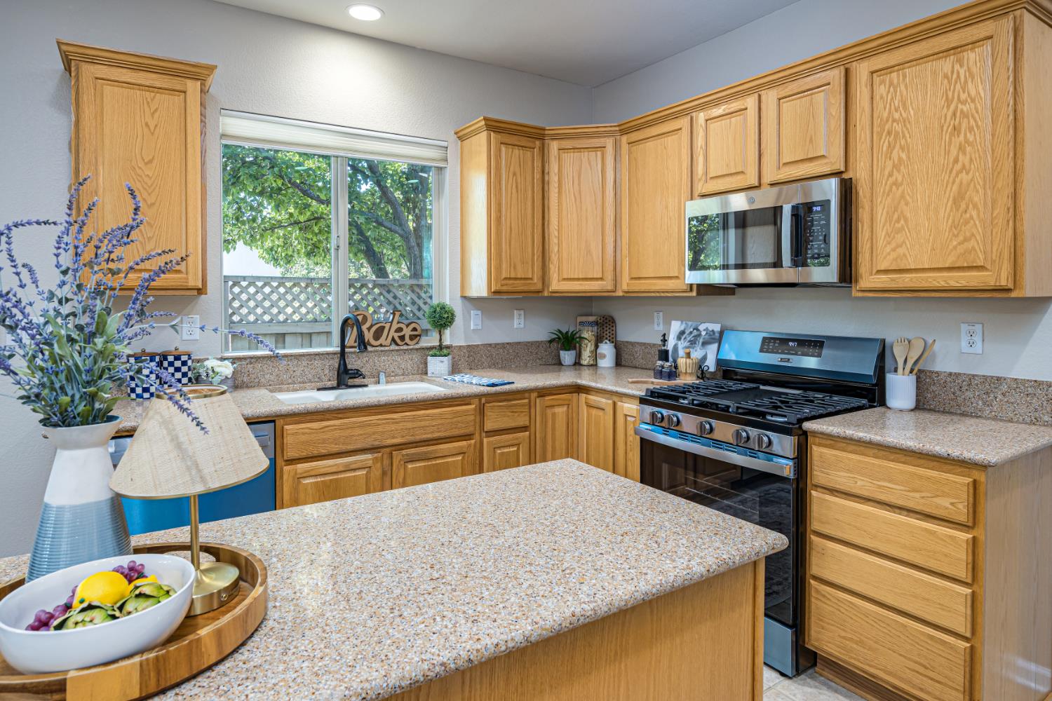300 Lariat Loop Lincoln, CA 95648 - Photo 10 of 49