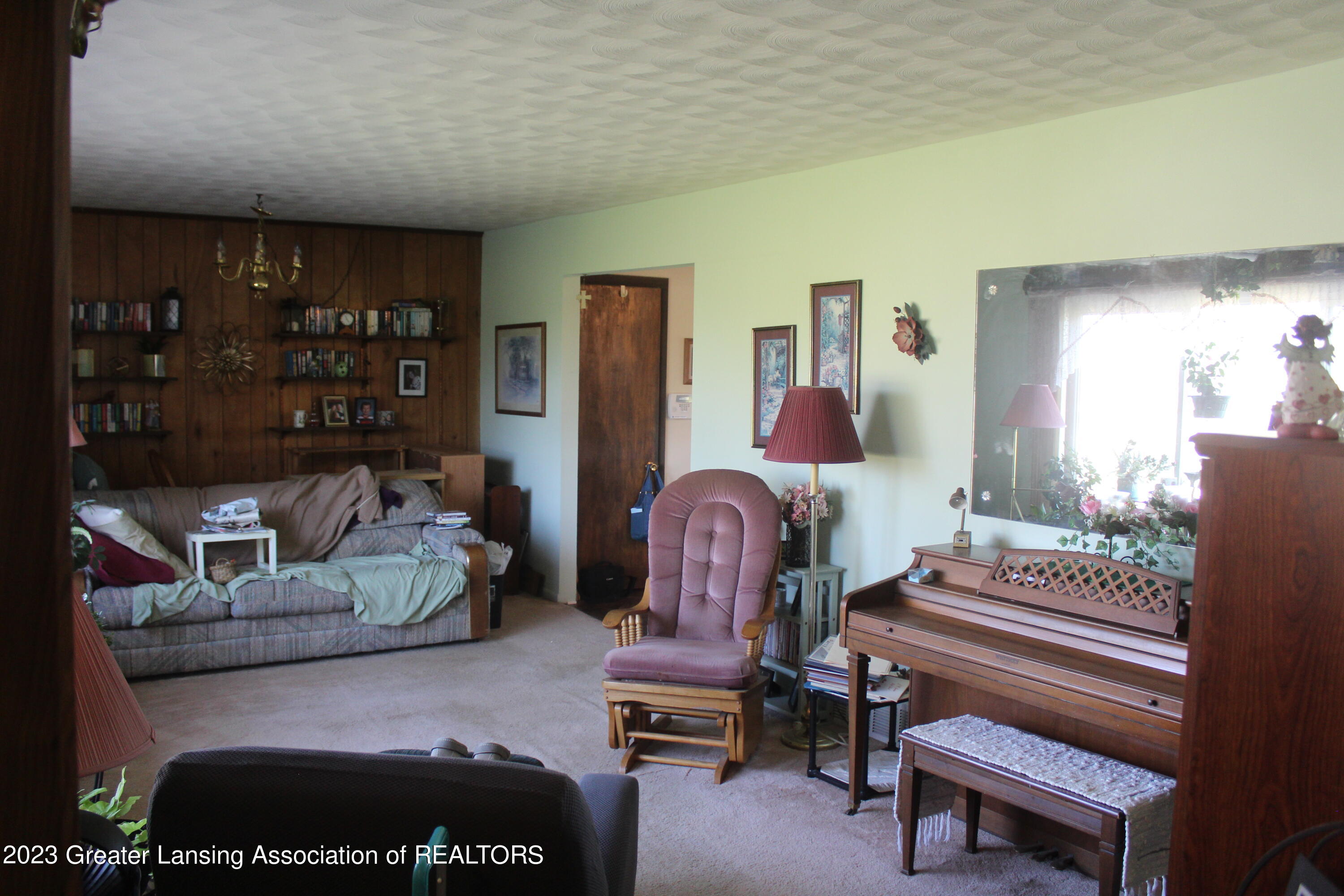1576 North Stine Road Charlotte, MI 48813 - Photo 10 of 15 IMG_1075