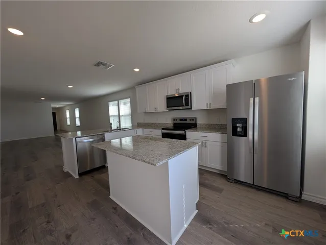 $2,195 | 862 Bluegrass Point, New Braunfels, TX 78130