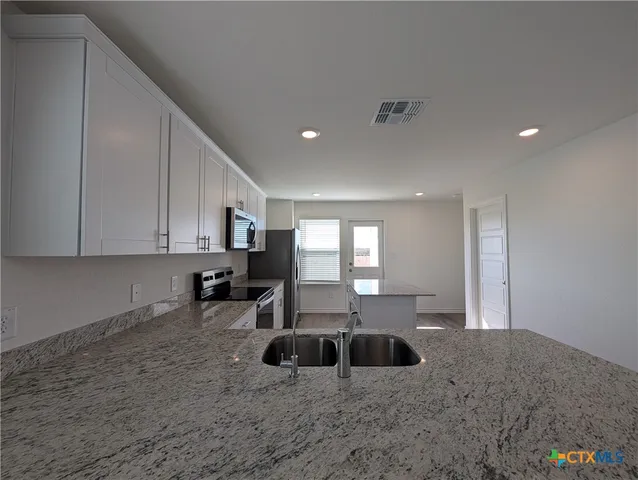 $2,195 | 862 Bluegrass Point, New Braunfels, TX 78130