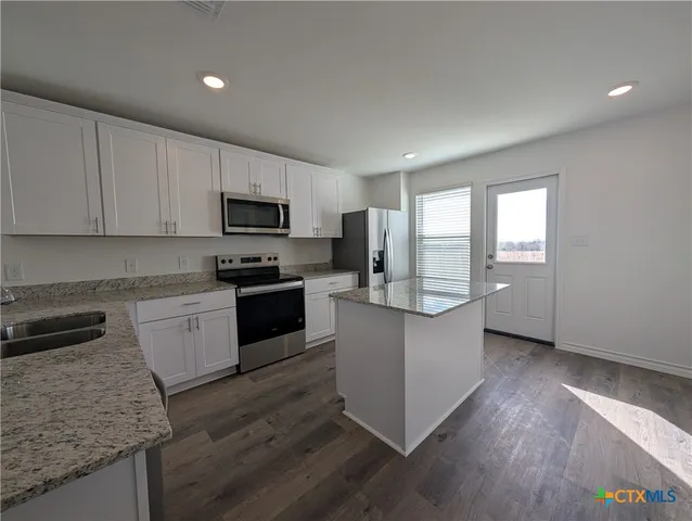 $2,195 | 862 Bluegrass Point, New Braunfels, TX 78130