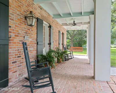 $695,000 | 1005 Loreauville Road, New Iberia, LA 70563