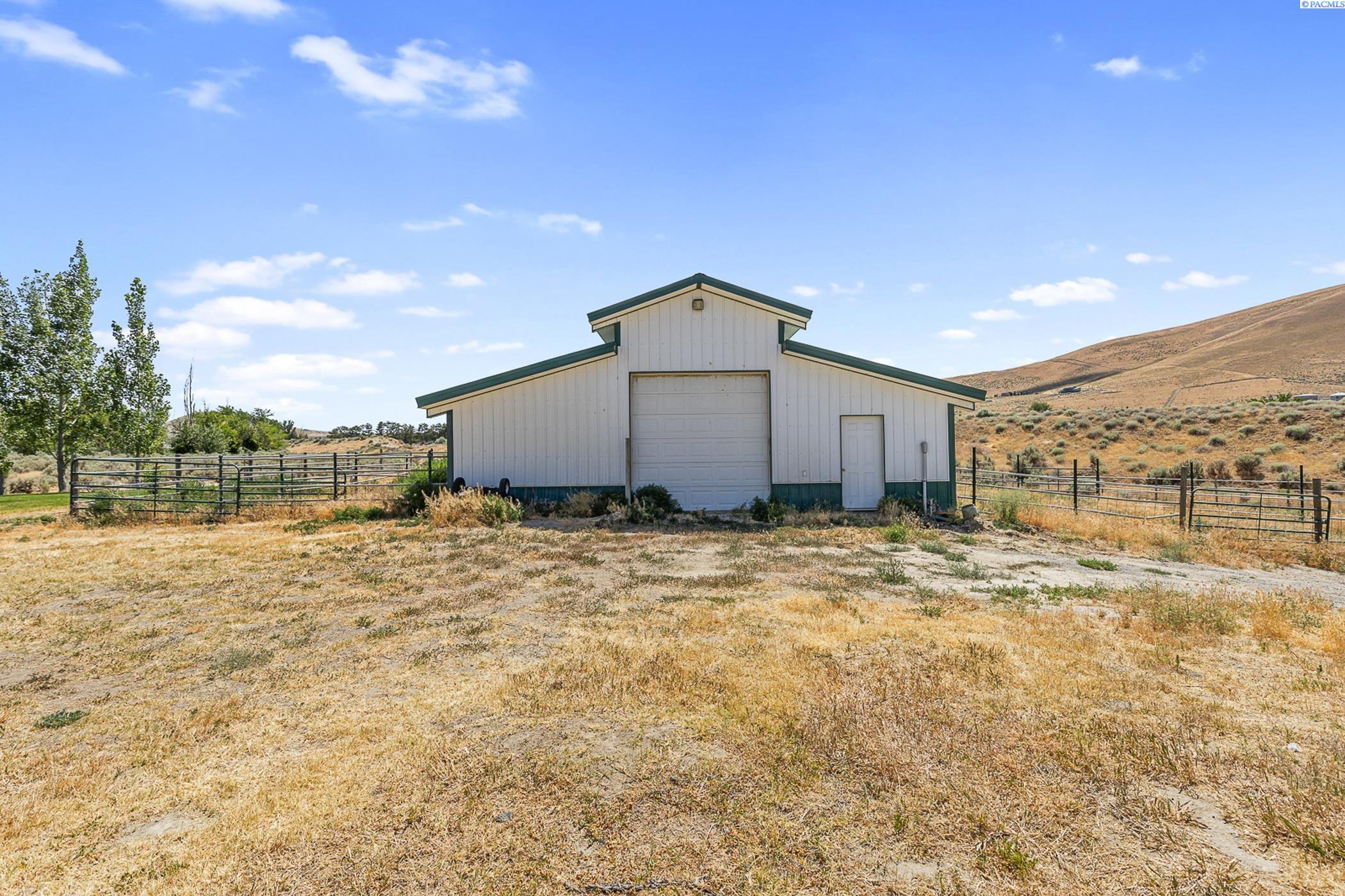 40223 East Ruppert Road Benton City, WA 99320 - Photo 33 of 44 Gallery Image 33