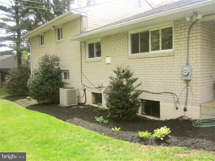 225 South Pennell Road Media, PA 19063 - Photo 23 of 25 Exterior Back