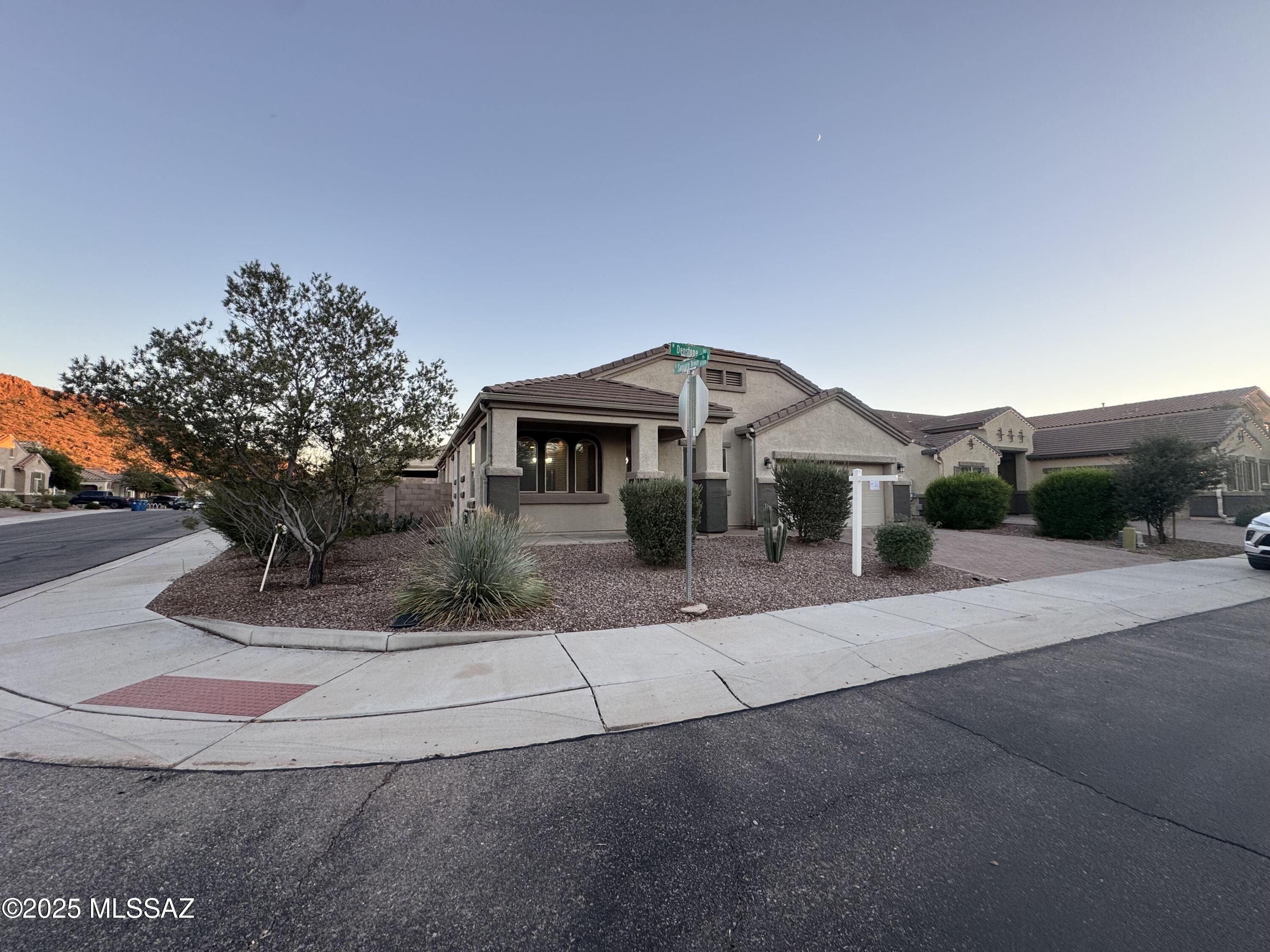 8697 West Denstone Road Marana, AZ 85653 - Photo 3 of 21 No side neighbors