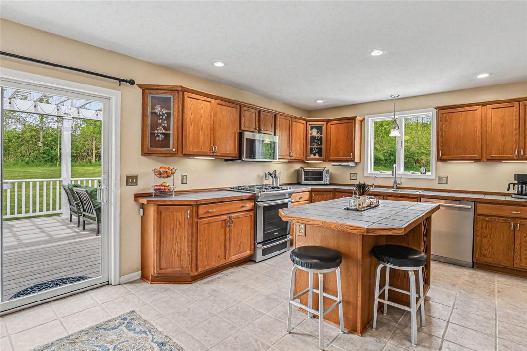 7988 Baptist Hill Road Bloomfield, NY 14469 - Photo 15 of 37