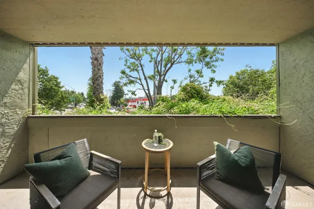 $355,000 | 16006 East 14th Street, Unit 101, San Leandro, CA 94578