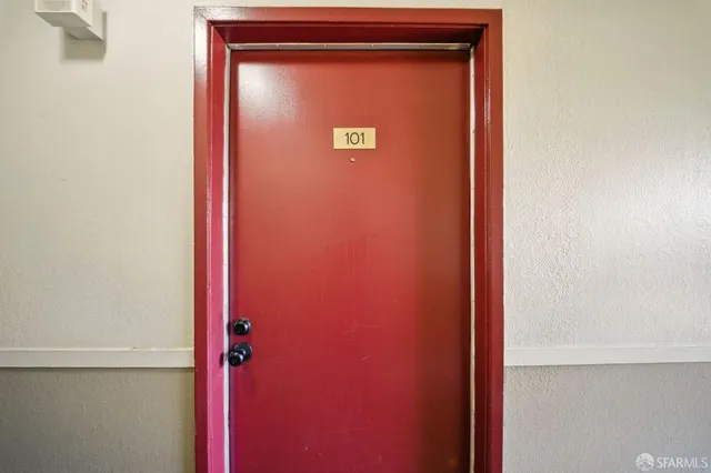 $355,000 | 16006 East 14th Street, Unit 101, San Leandro, CA 94578