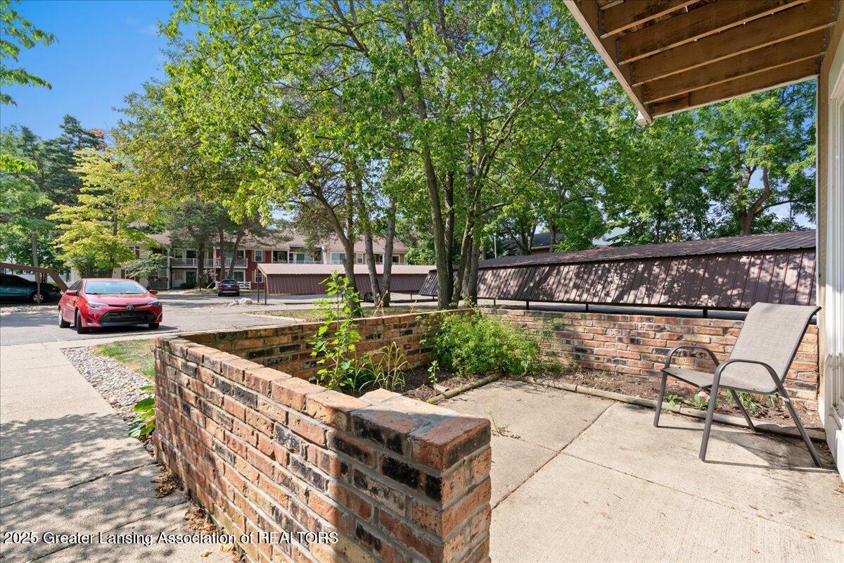 2024 Hamilton Road, Unit 106 Okemos, MI 48864 - Photo 7 of 29 07-Media Jett - 21
