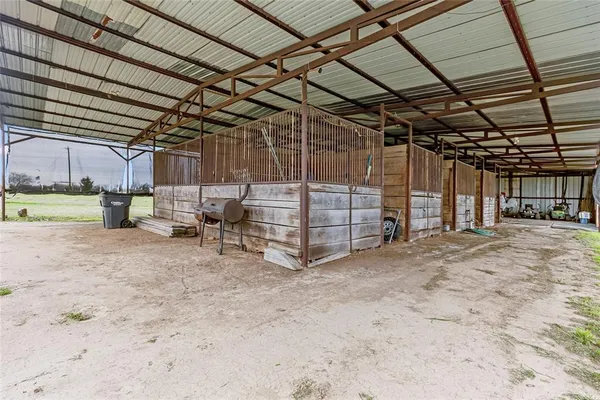 a view of a yard