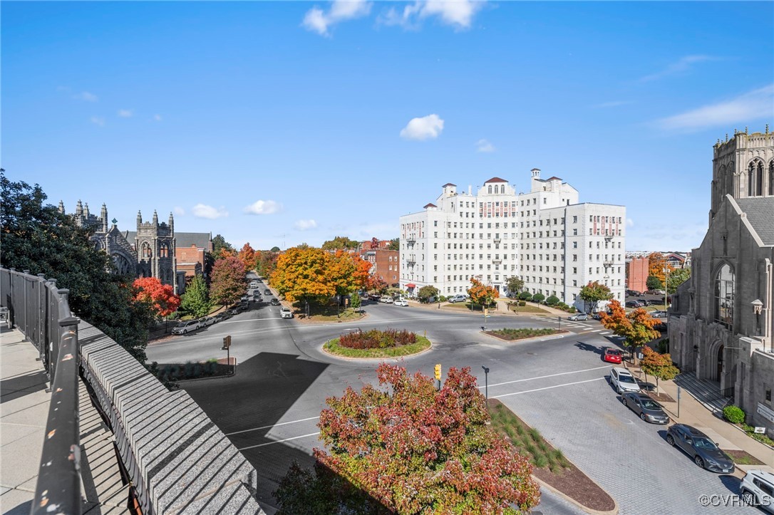 413 Stuart Circle, Unit PLD Richmond, VA 23220 - Photo 35 of 47 a view of a city from a dining room