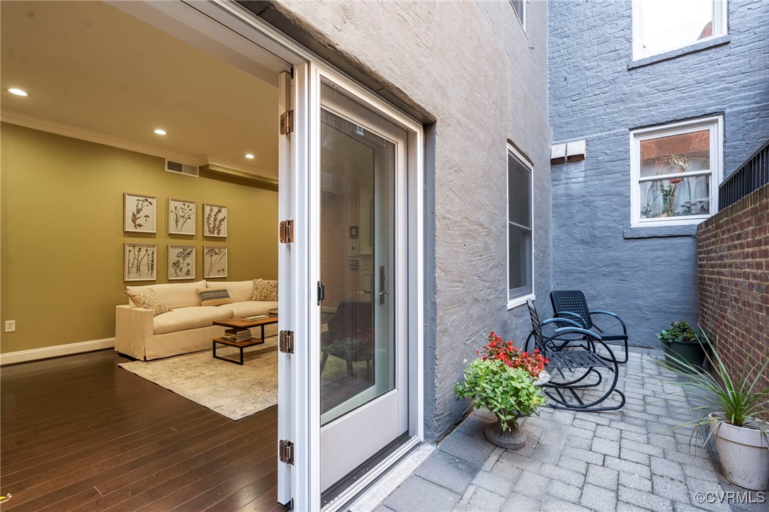 413 Stuart Circle, Unit PLD Richmond, VA 23220 - Photo 4 of 47 a view of a entryway of the house
