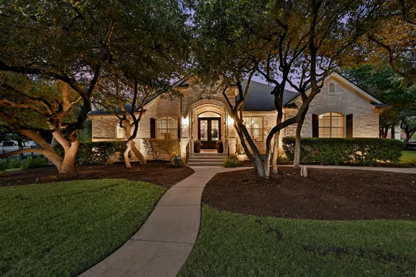 $850,000 | 806 Overlook Bend, Leander, TX 78641