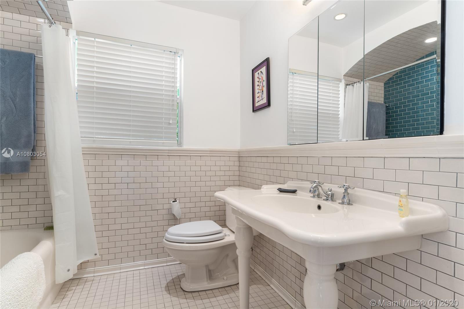 5514 Pine Tree Drive Miami Beach, FL 33140 - Photo 11 of 16