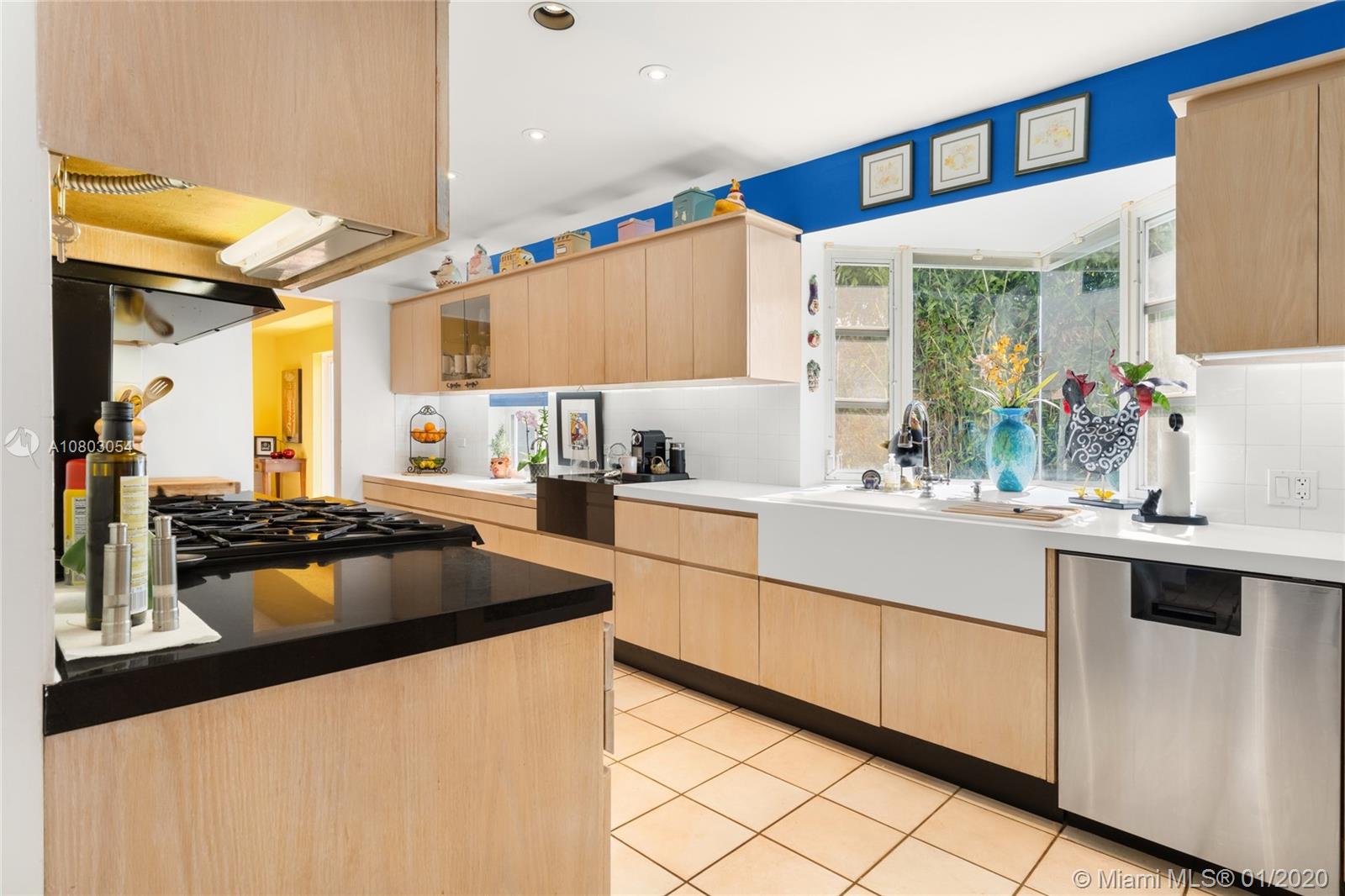 5514 Pine Tree Drive Miami Beach, FL 33140 - Photo 5 of 16