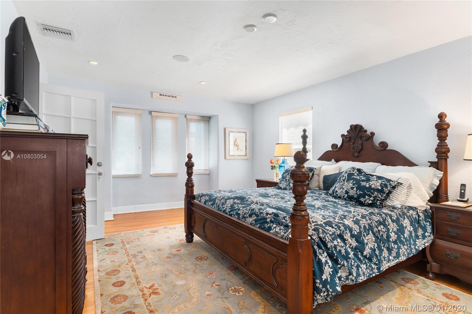 5514 Pine Tree Drive Miami Beach, FL 33140 - Photo 6 of 16