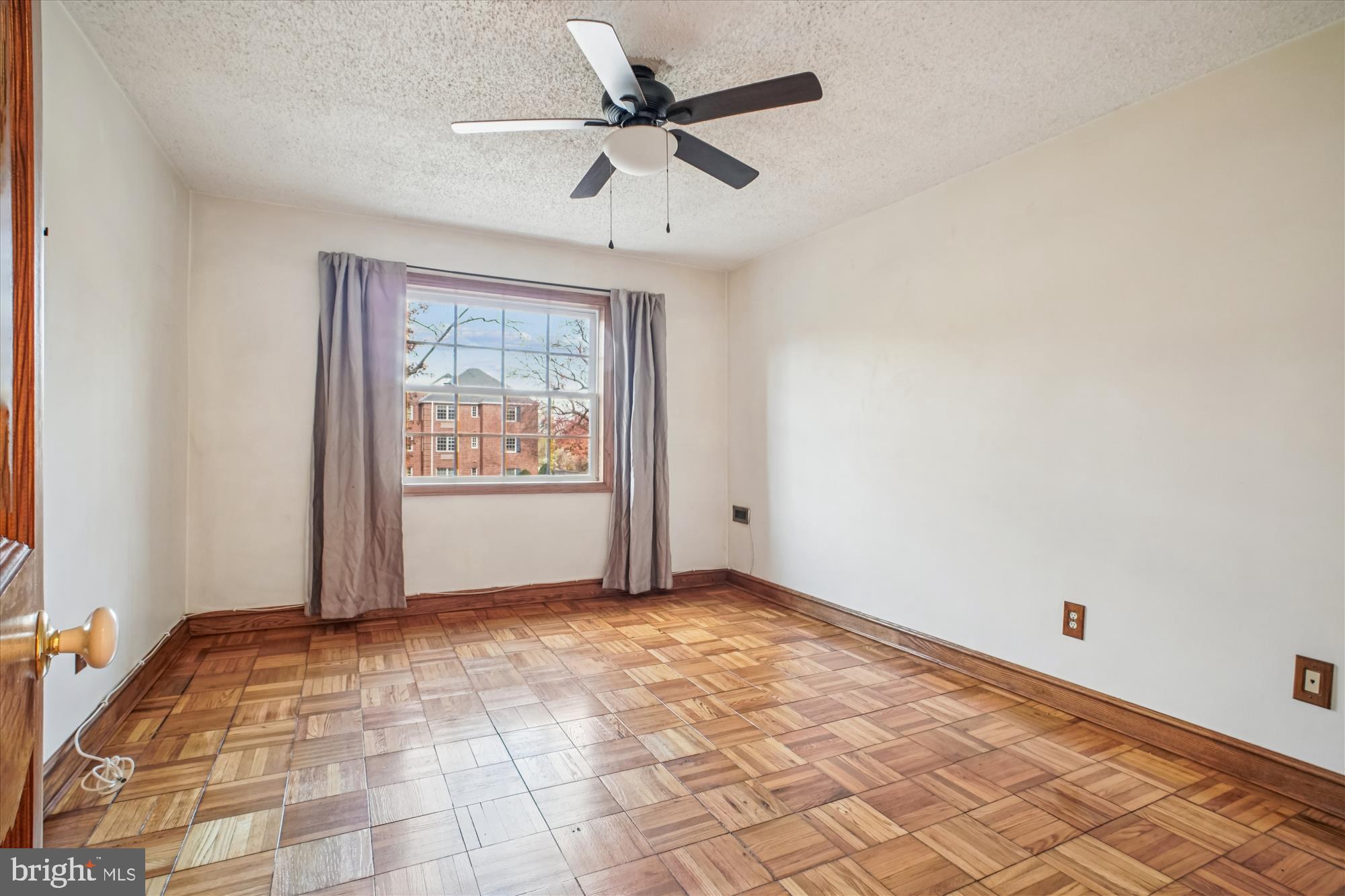 1602 West Abingdon Drive, Unit 202 Alexandria, VA 22314 - Photo 15 of 60 Primary Bedroom