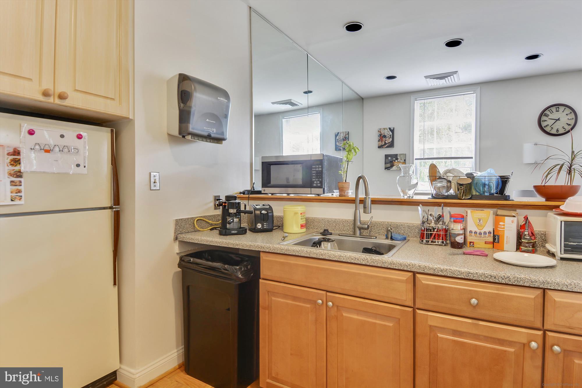 1602 West Abingdon Drive, Unit 202 Alexandria, VA 22314 - Photo 25 of 60 Potowmack Crossing Conference Room Kitchen