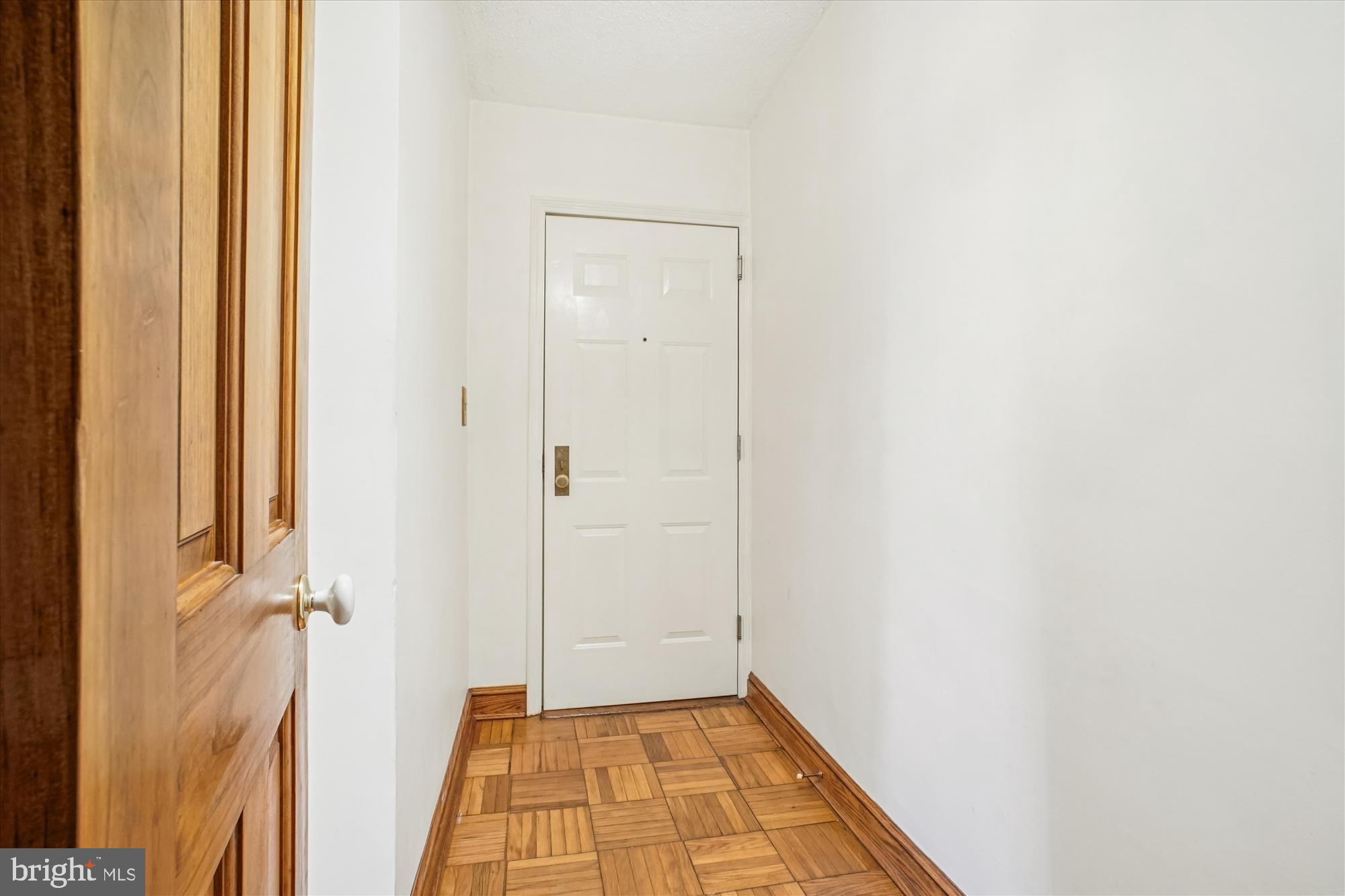 1602 West Abingdon Drive, Unit 202 Alexandria, VA 22314 - Photo 4 of 60 Entry