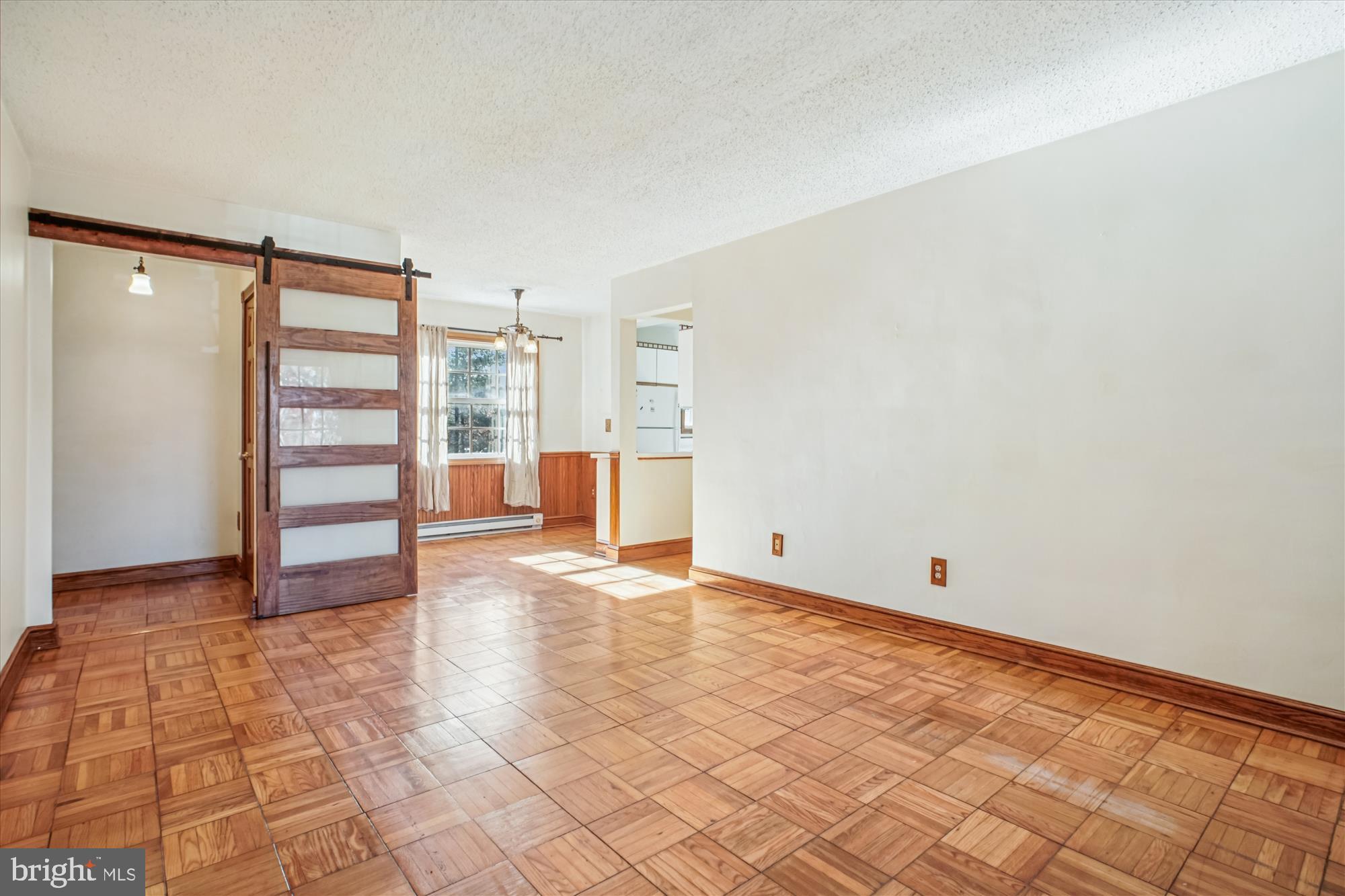 1602 West Abingdon Drive, Unit 202 Alexandria, VA 22314 - Photo 7 of 60 Living Room
