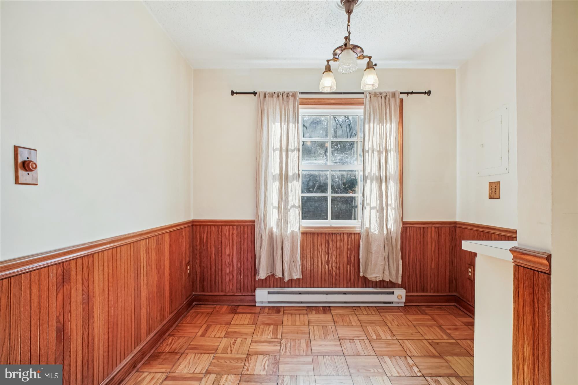 1602 West Abingdon Drive, Unit 202 Alexandria, VA 22314 - Photo 10 of 60 Dining Room