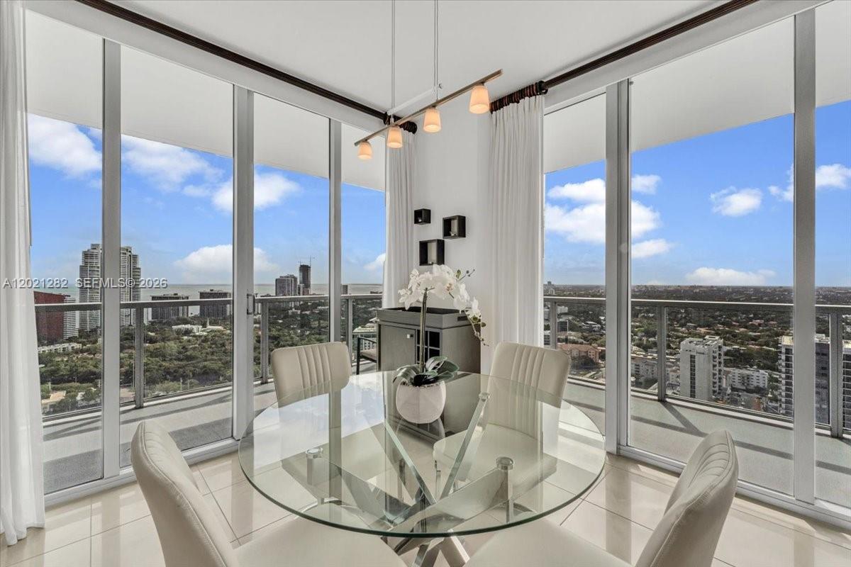 79 Southwest 12th Street, Unit 3401S Miami, FL 33130 - Photo 3 of 25