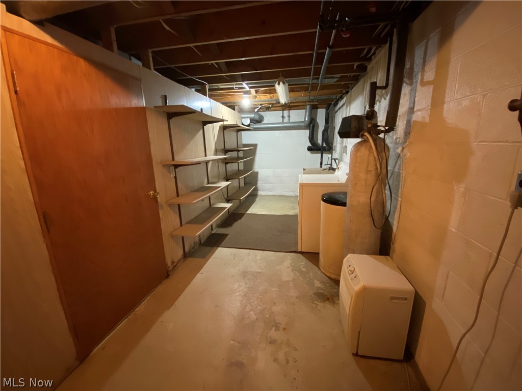 1825 Lynn Road Kent, OH 44240 - Photo 28 of 30 Laundry and extra storage area