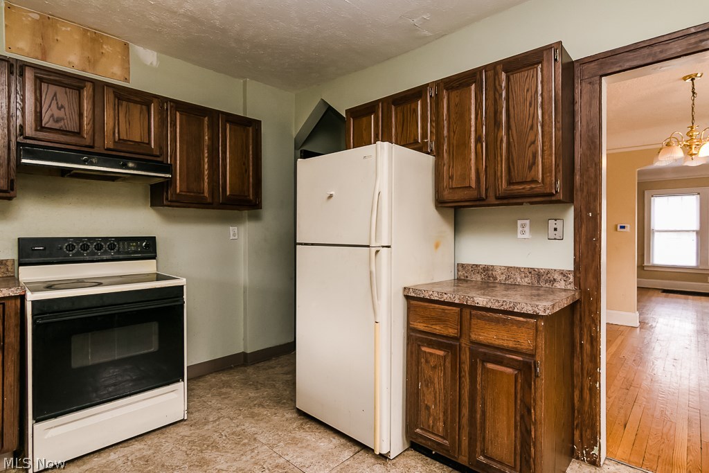 4001 Delmore Road Cleveland Heights, OH 44121 - Photo 12 of 35