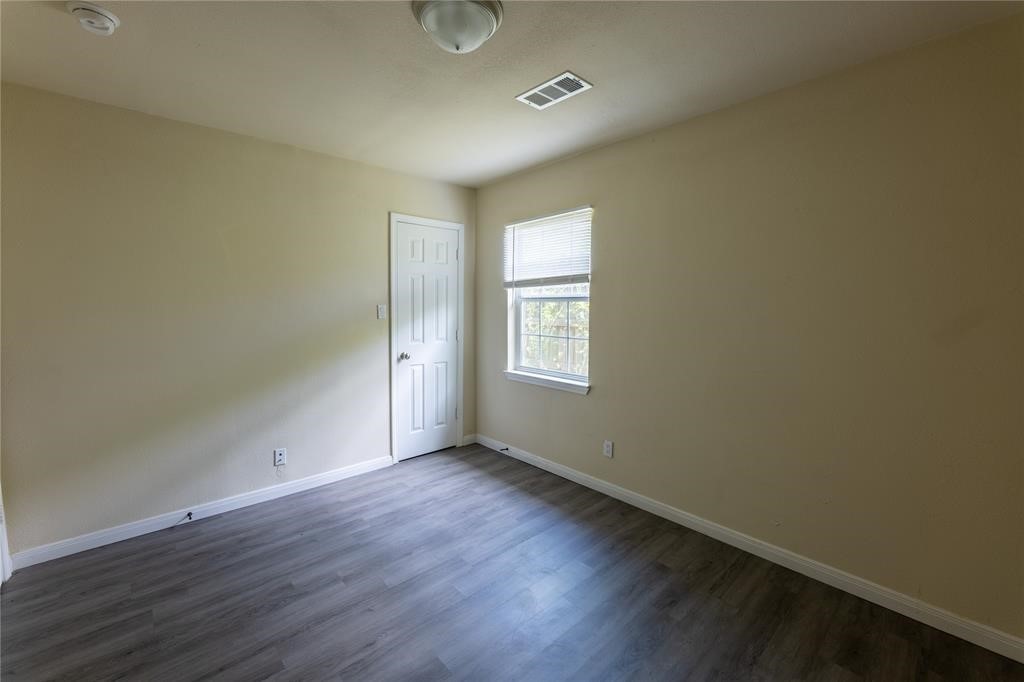 4942 Bataan Road Houston, TX 77033 - Photo 11 of 16
