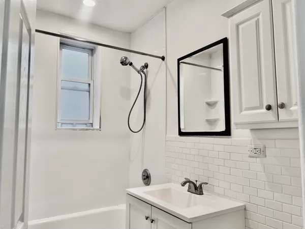 $1,950 | 6045 Boulevard East, Unit 7E, West New York, NJ 07093
